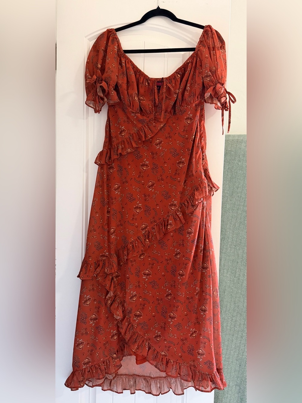 Women's Rust Floral Tiered Ruffle Dress w/ puff sleeves 🧡 Rock&Roll Denim
